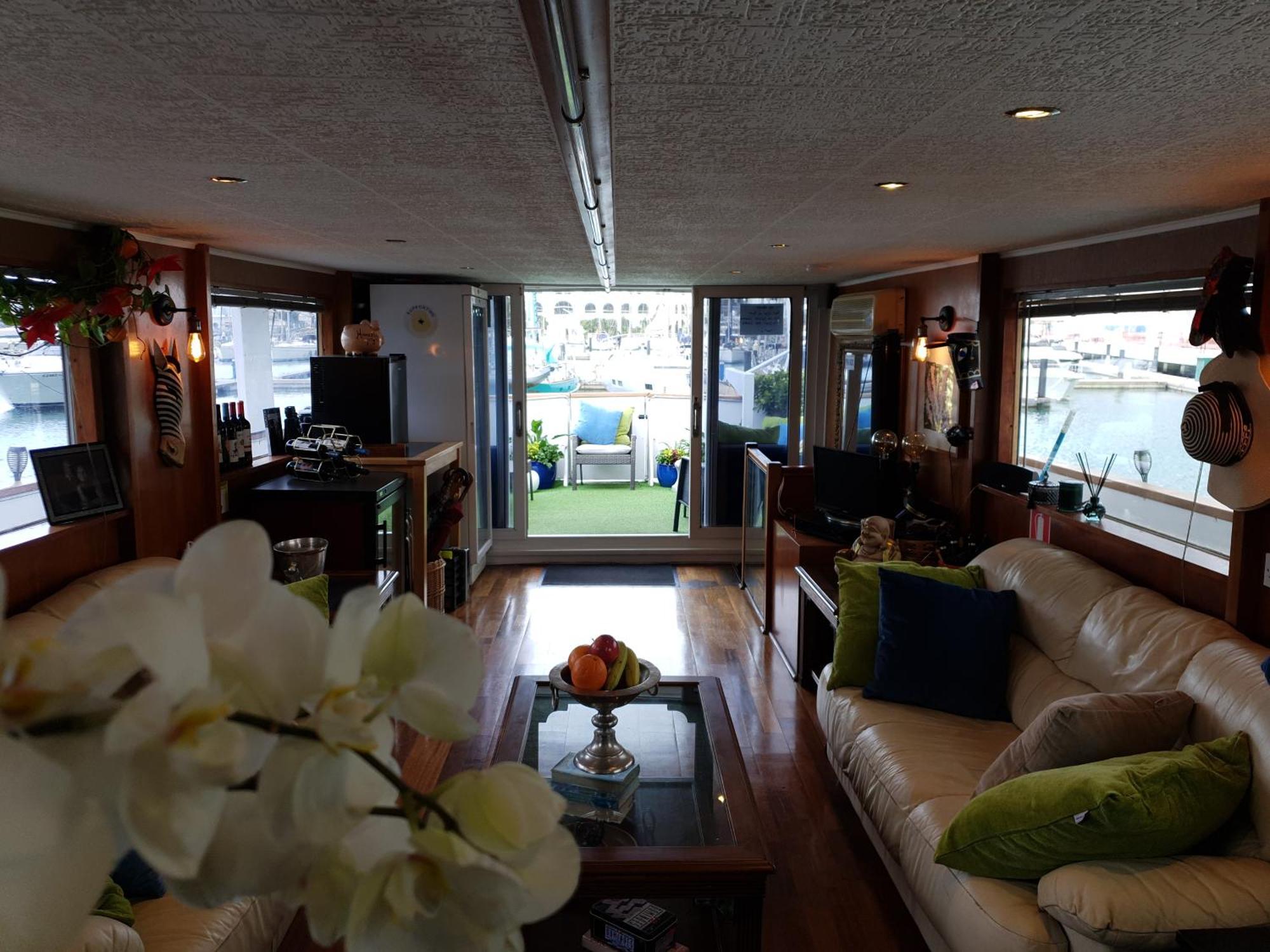 Jasmine Coral Jay Boutique Boatel Ocean Village Gibraltar Habitación foto