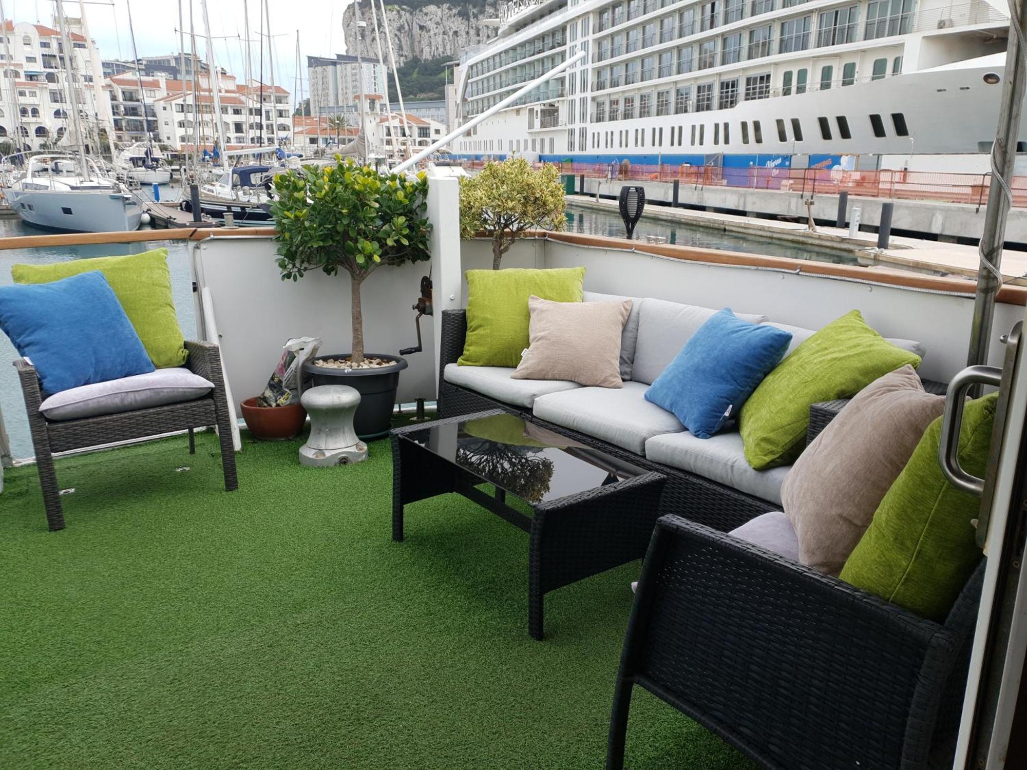 Jasmine Coral Jay Boutique Boatel Ocean Village Gibraltar Habitación foto