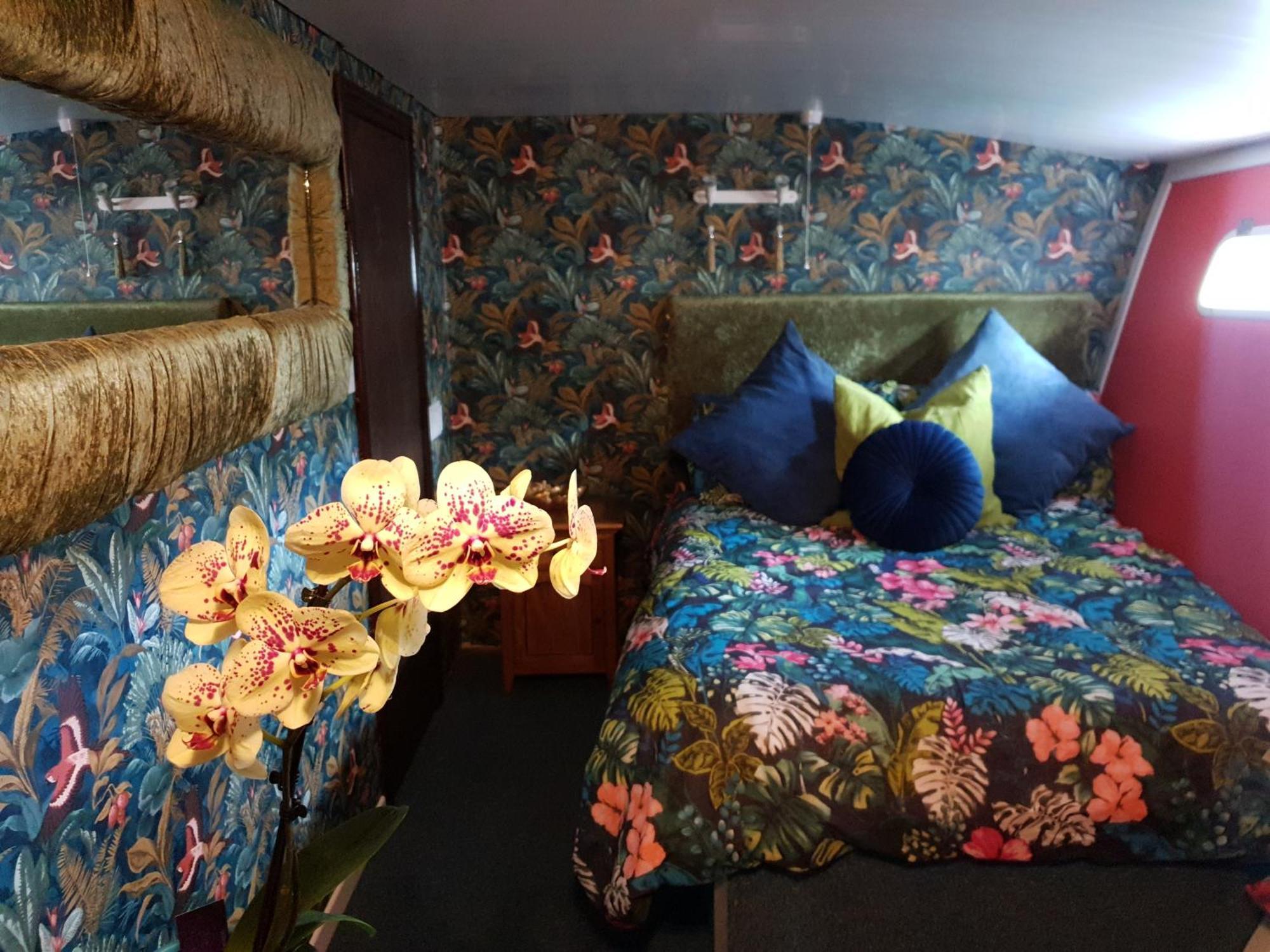 Jasmine Coral Jay Boutique Boatel Ocean Village Gibraltar Habitación foto